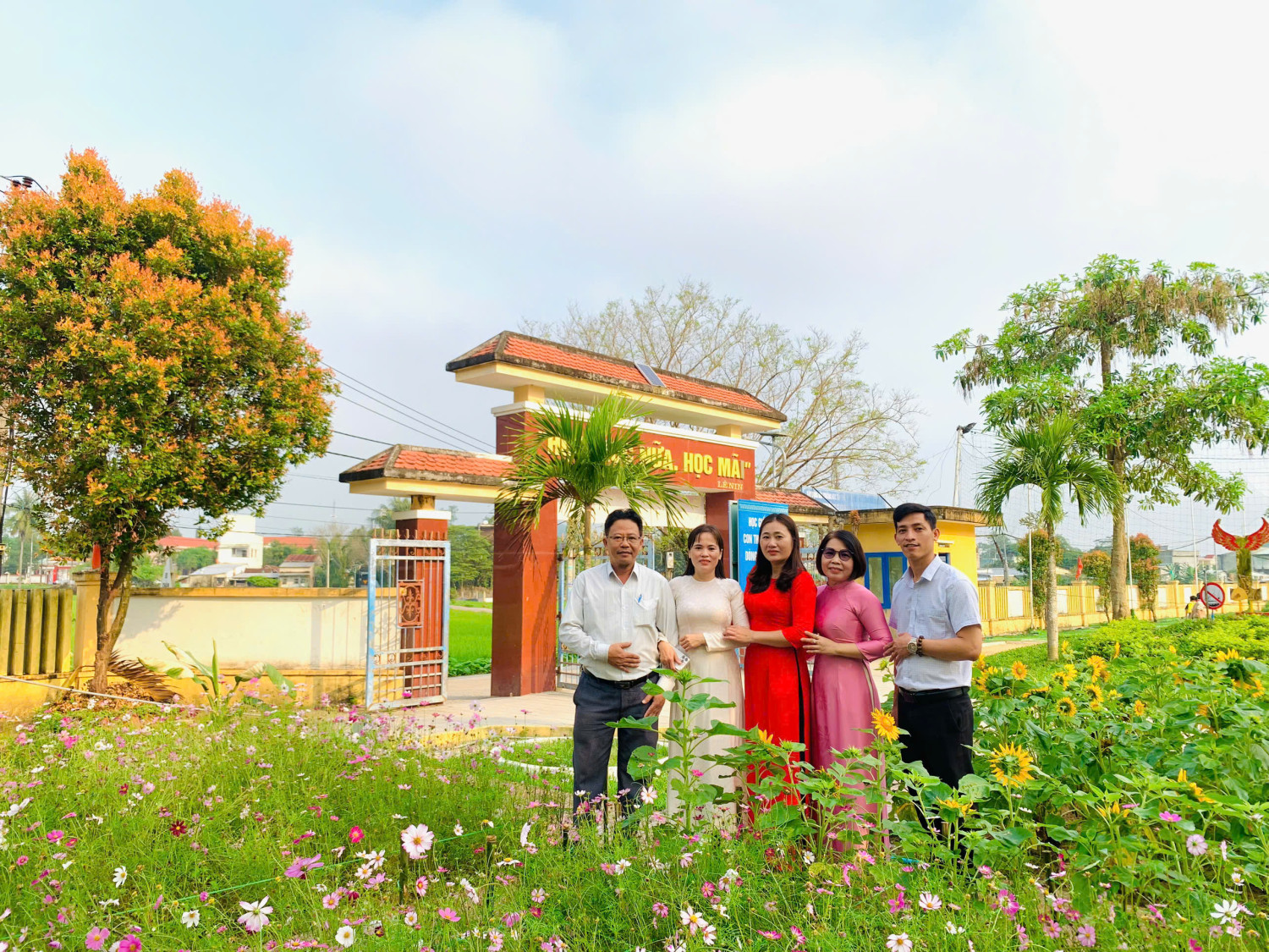 Trường TH Lê Hoàn